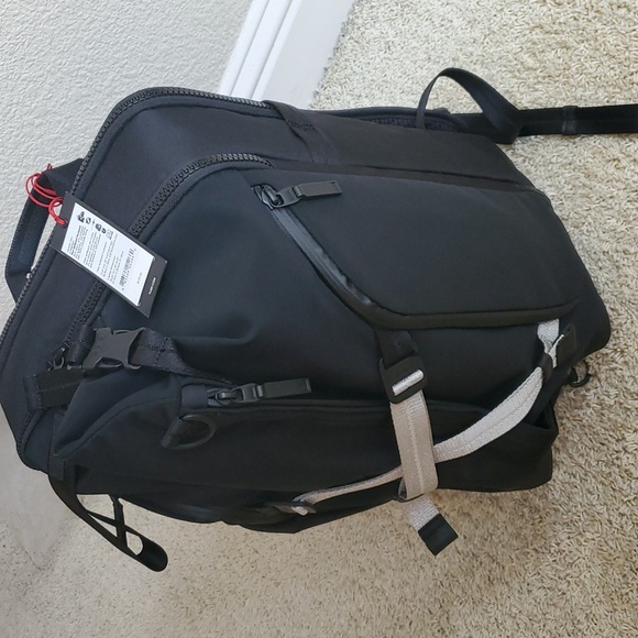 Tumi Tahoe View Splitpack Backpack Duffle Bag. - Picture 3 of 8